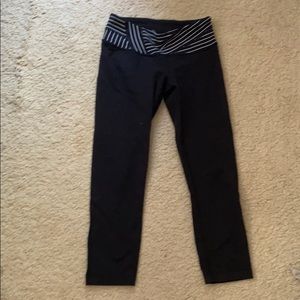 Lululemon cropped reversible leggings